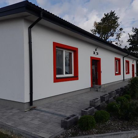 Хостел Czerwony Szafir Grodzisk Ґродзіск-Мазовєцкі Екстер'єр фото