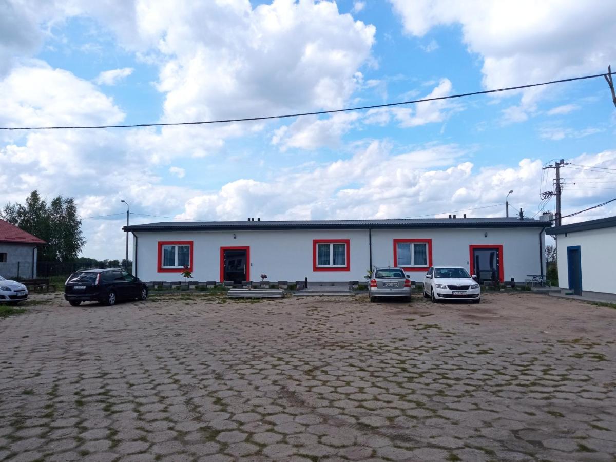 Хостел Czerwony Szafir Grodzisk Ґродзіск-Мазовєцкі Екстер'єр фото